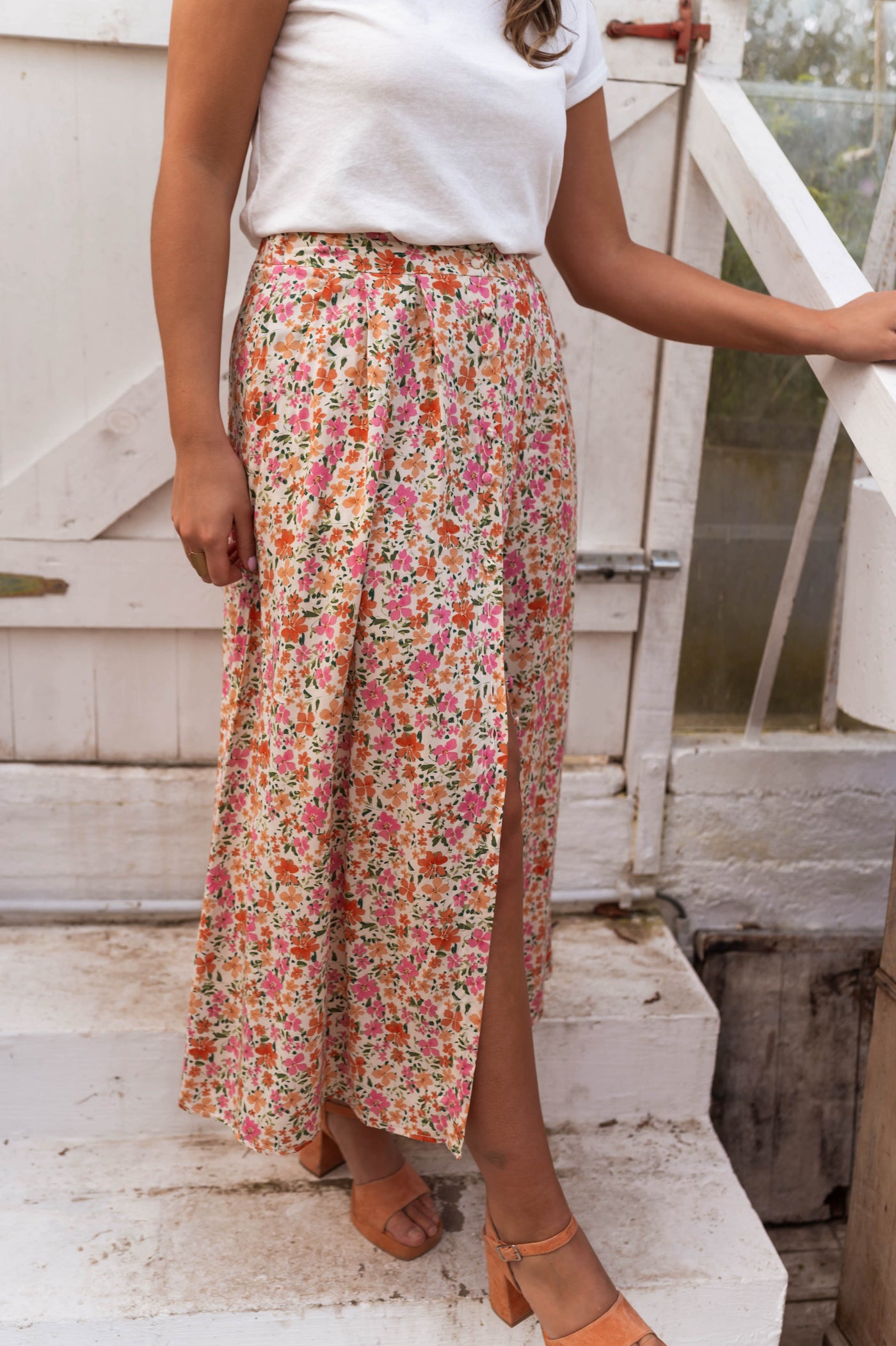 ÉVA | Flowing Slit Skirt with Timeless Elegance