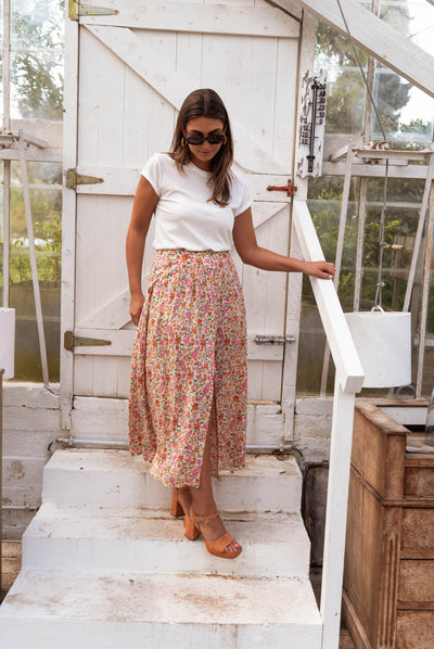 ÉVA | Flowing Slit Skirt with Timeless Elegance