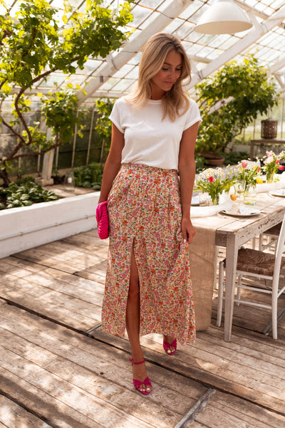ÉVA | Flowing Slit Skirt with Timeless Elegance