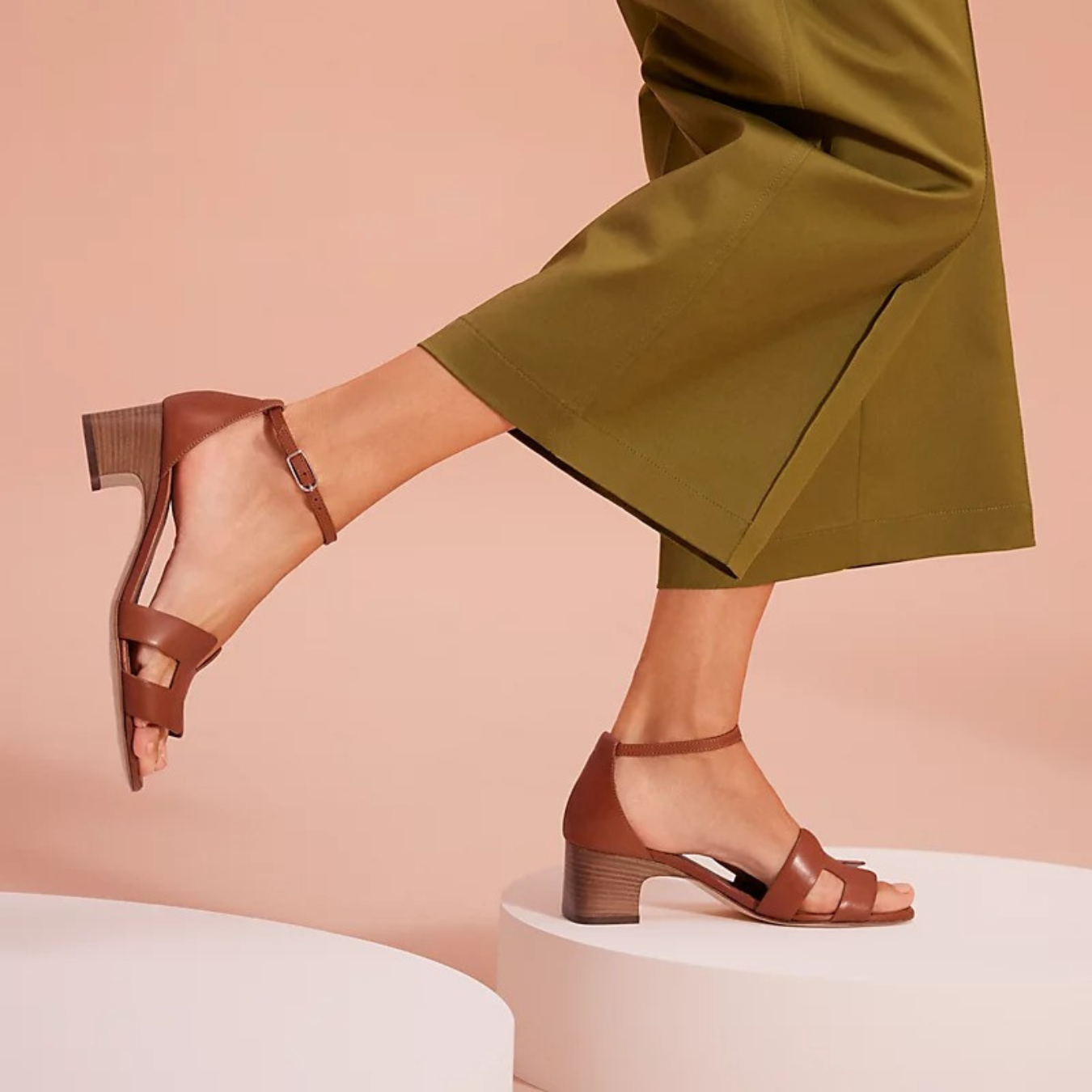 CHLOÉ | Elegant Summer Sandals