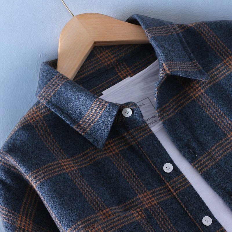 William | Stylish plaid shirt