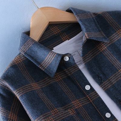 William | Stylish plaid shirt