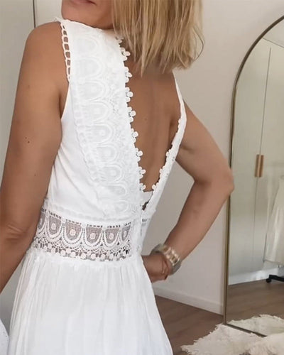Kim | Lace Dress with V-Neckline